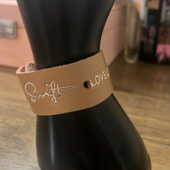 DEBUT ERA Taylor Swift Love Love Love leather bracelet - Picture 12 of 12